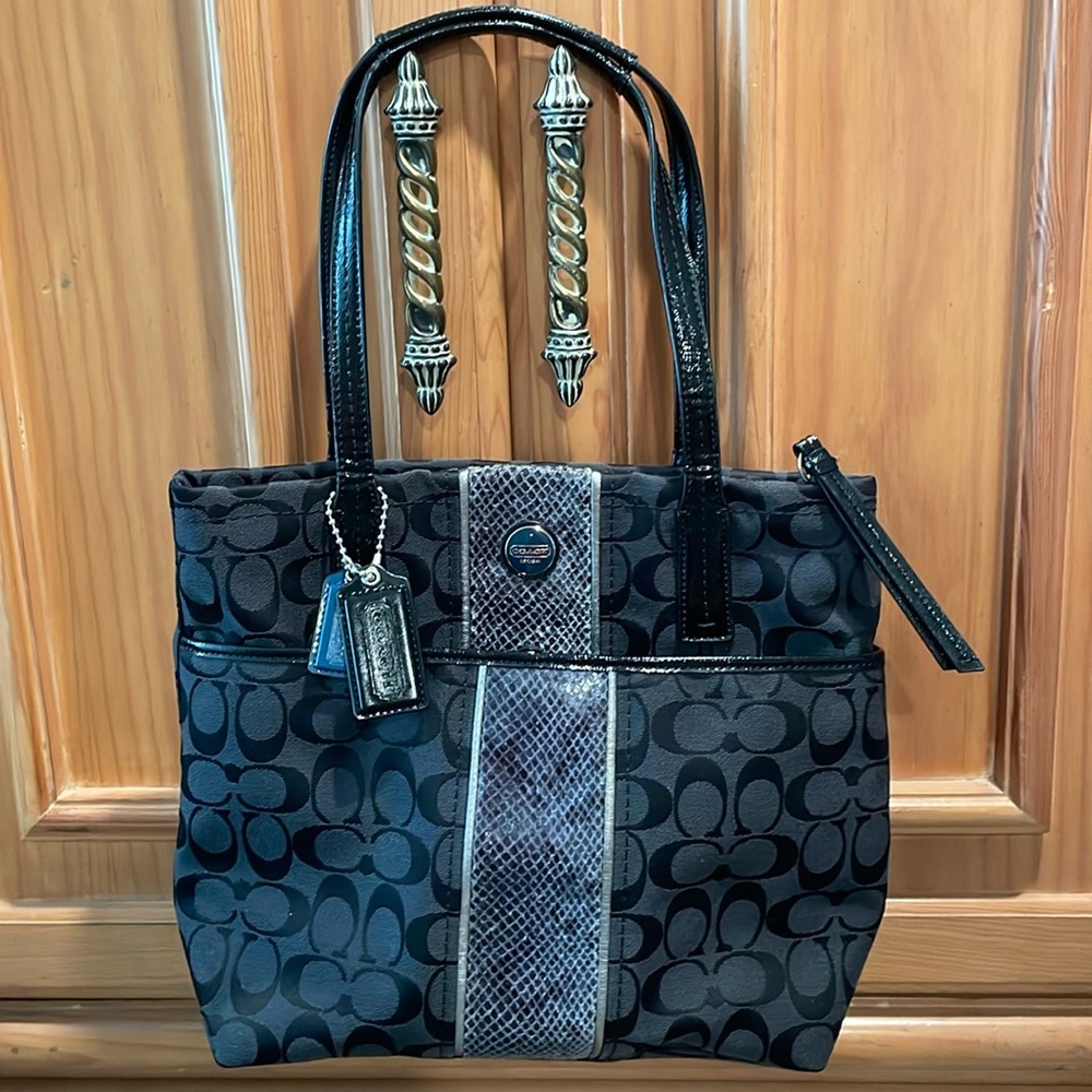 COACH Shoulder Bag 🩷